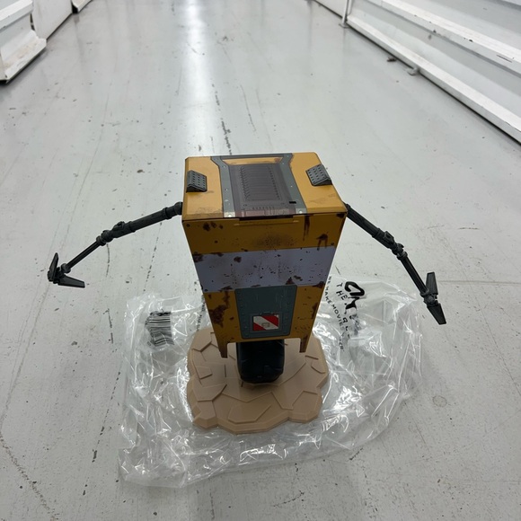 BORDERLAND CLAPTRAP LIGHT UP POPCORN BUCKET AMC OREON EXCLUSIVE - Picture 3 of 3